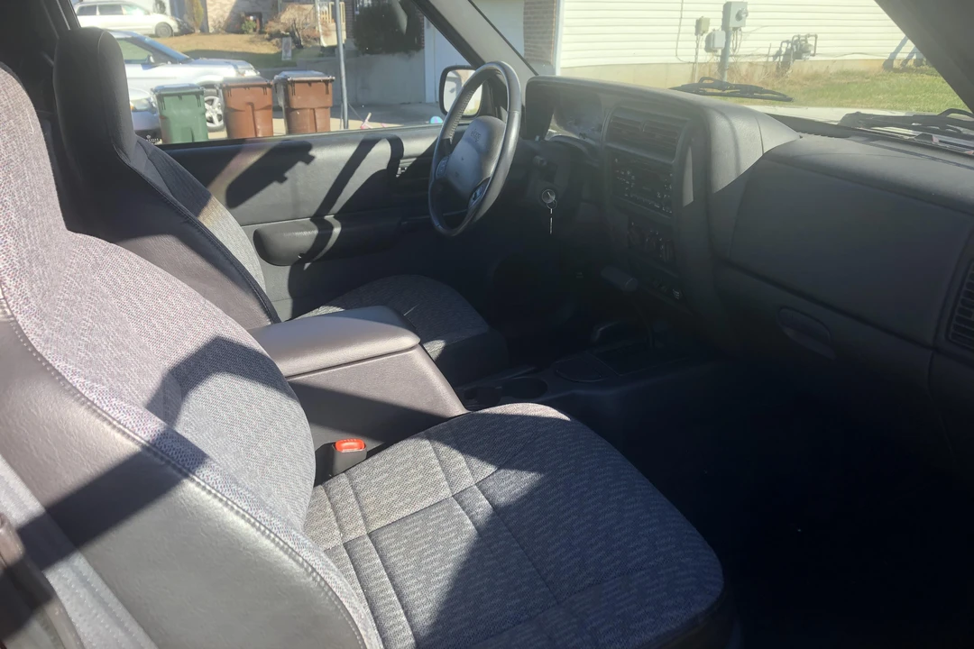 2001 Jeep XJ Cherokee - Image 31 of 31