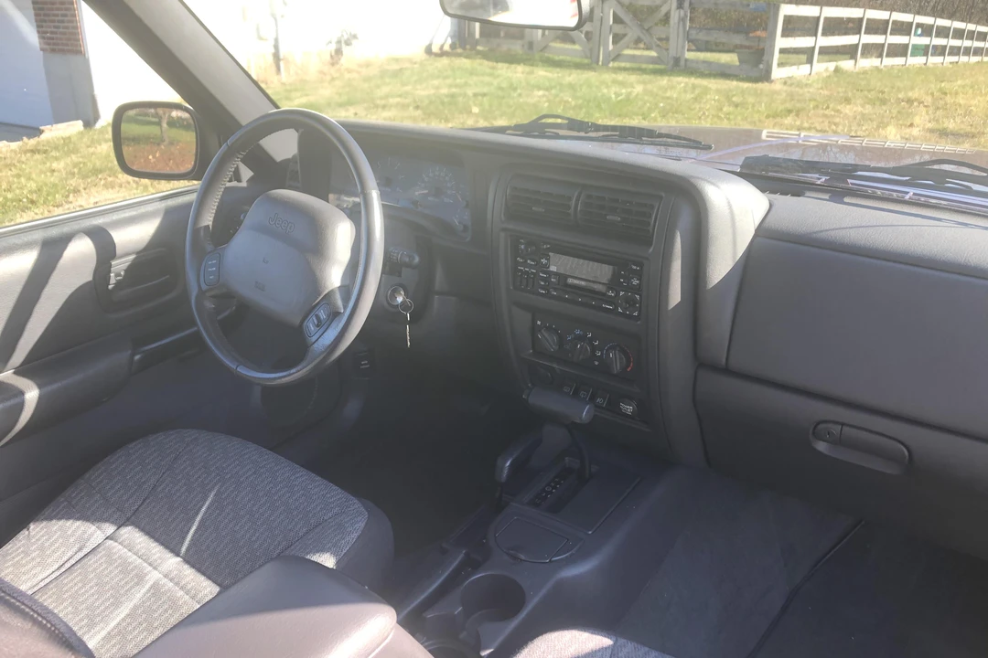2001 Jeep XJ Cherokee - Image 30 of 31