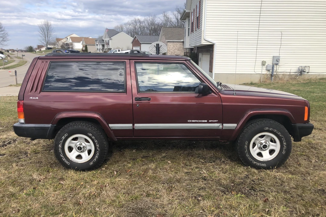 2001 Jeep XJ Cherokee - Image 3 of 31