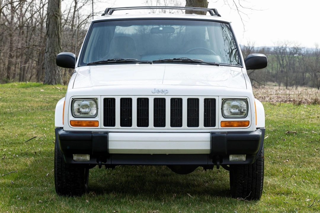 2001 Jeep XJ Cherokee - Image 2 of 31