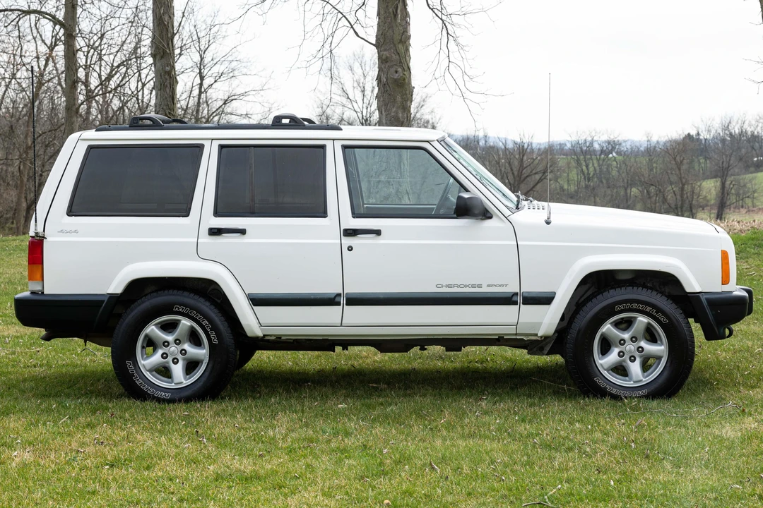 2001 Jeep XJ Cherokee - Image 3 of 31