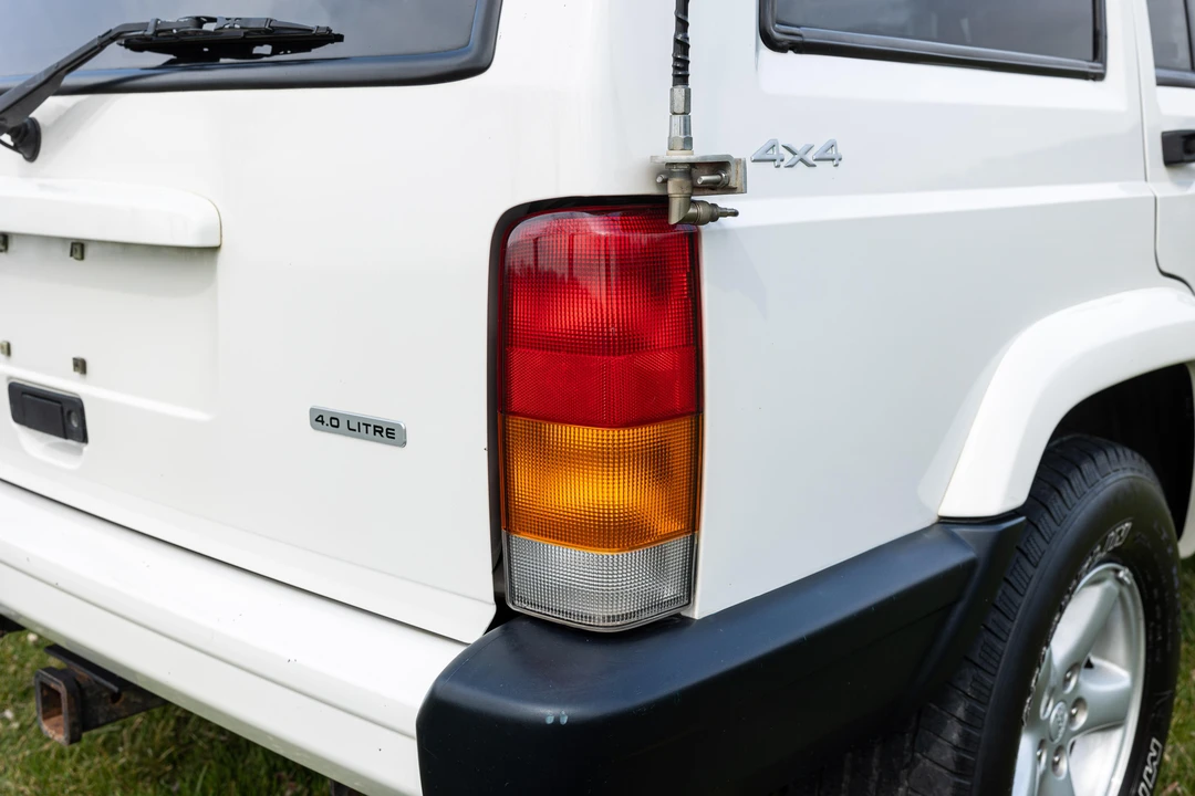 2001 Jeep XJ Cherokee - Image 22 of 31