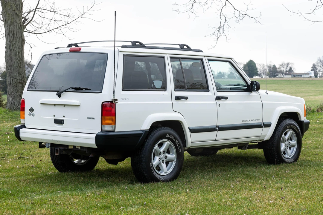 2001 Jeep XJ Cherokee - Image 9 of 31