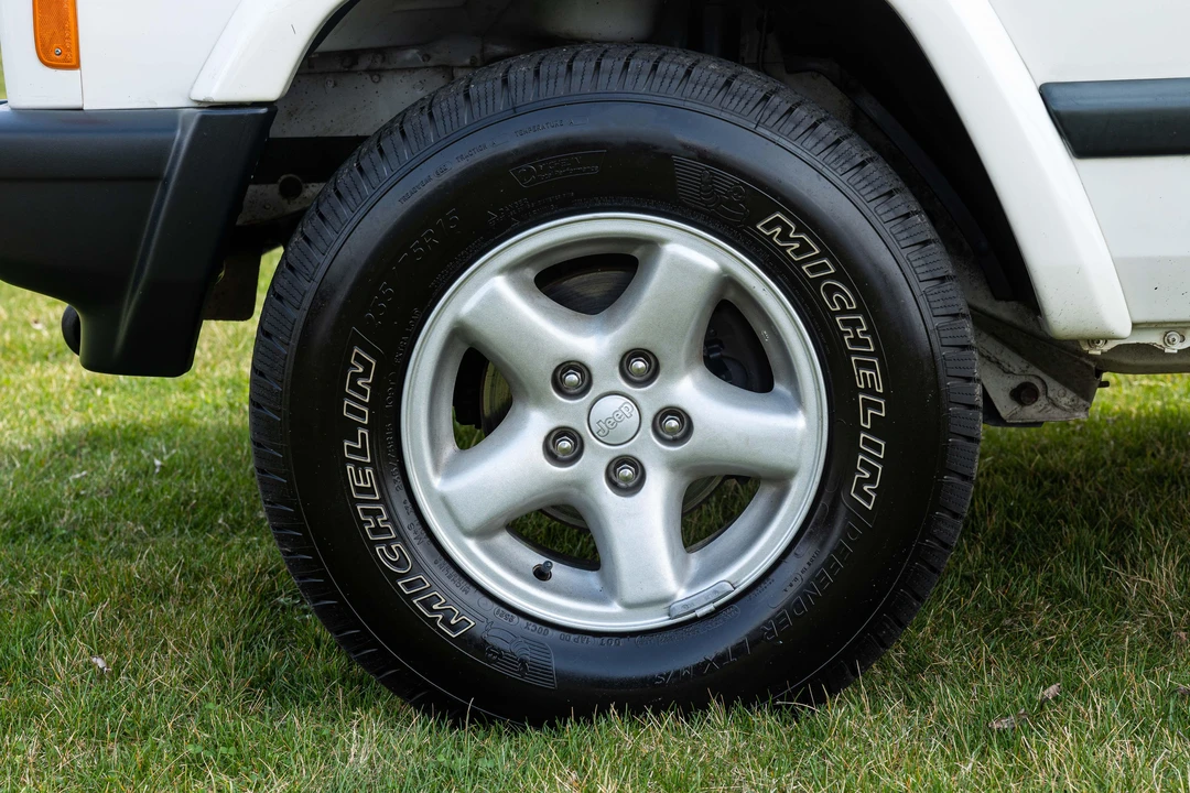 2001 Jeep XJ Cherokee - Image 26 of 31