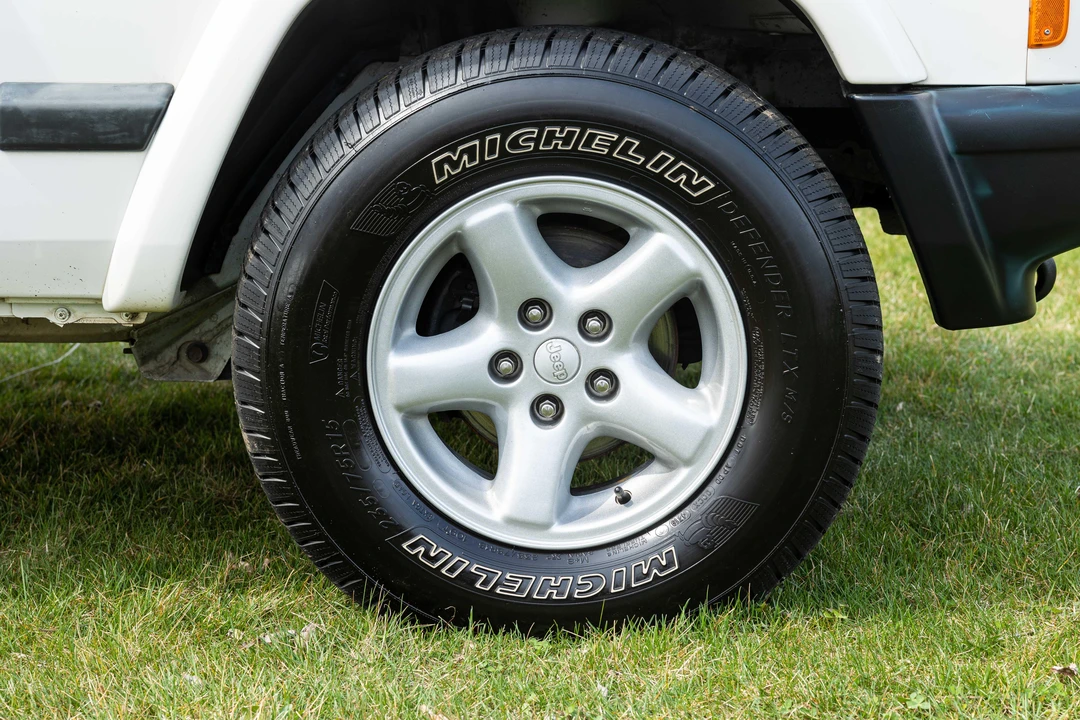 2001 Jeep XJ Cherokee - Image 29 of 31