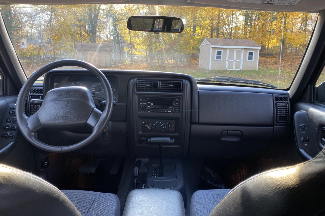 2001 Jeep XJ Cherokee - Image 25 of 31