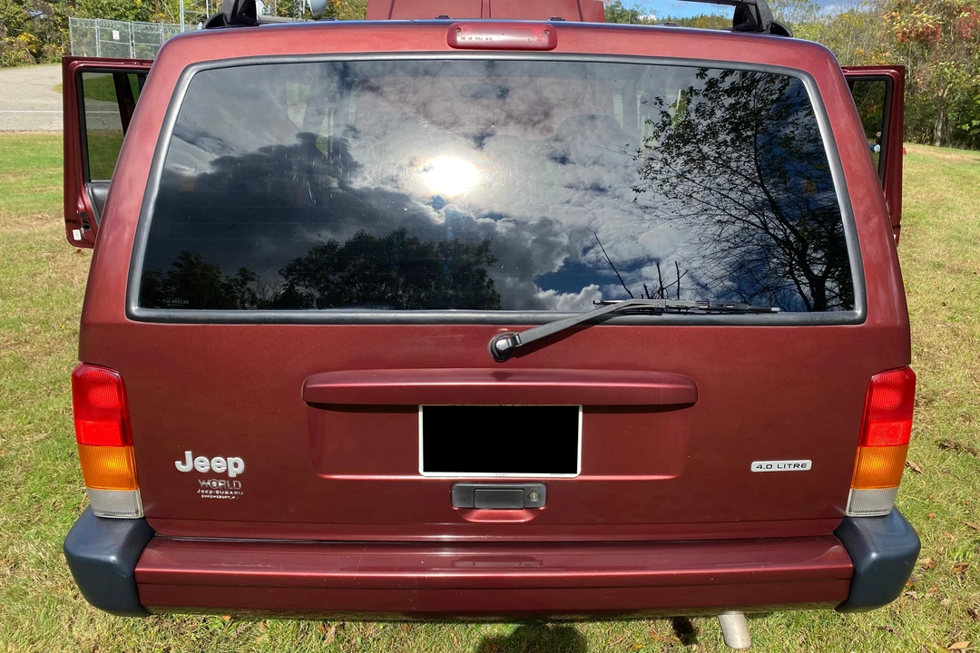2001 Jeep XJ Cherokee - Image 5 of 31
