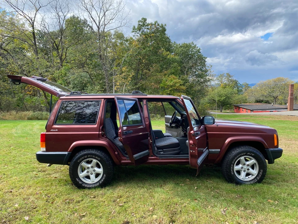 2001 Jeep XJ Cherokee - Image 11 of 31