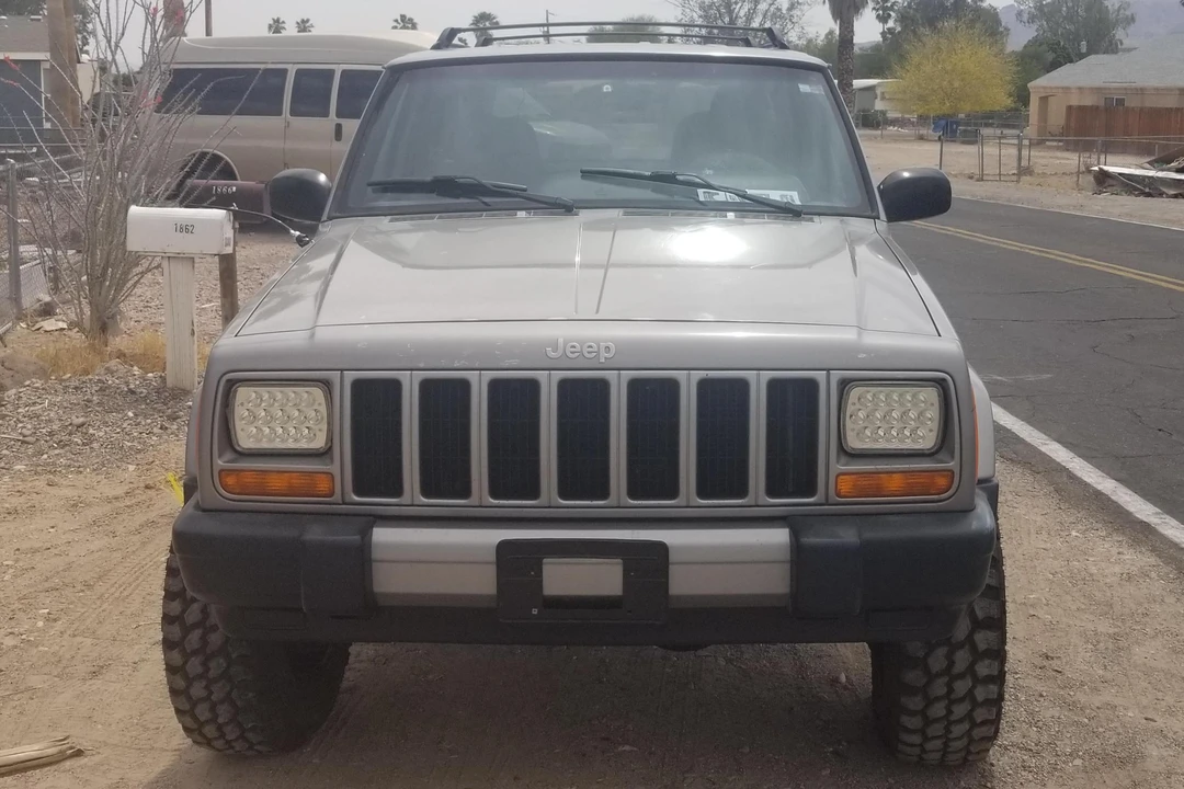 2001 Jeep XJ Cherokee - Image 2 of 31