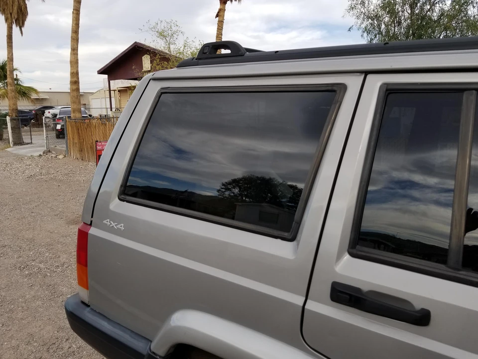 2001 Jeep XJ Cherokee - Image 30 of 31