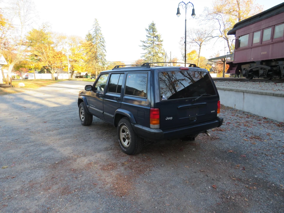 2001 Jeep XJ Cherokee - Image 19 of 31