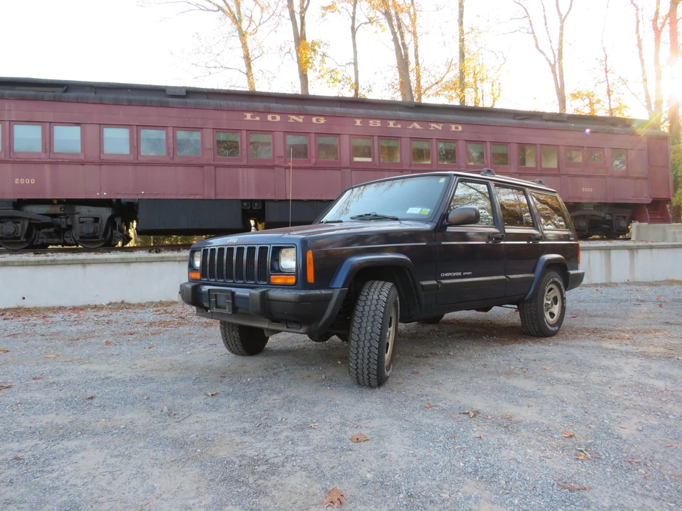 2001 Jeep XJ Cherokee - Image 10 of 31