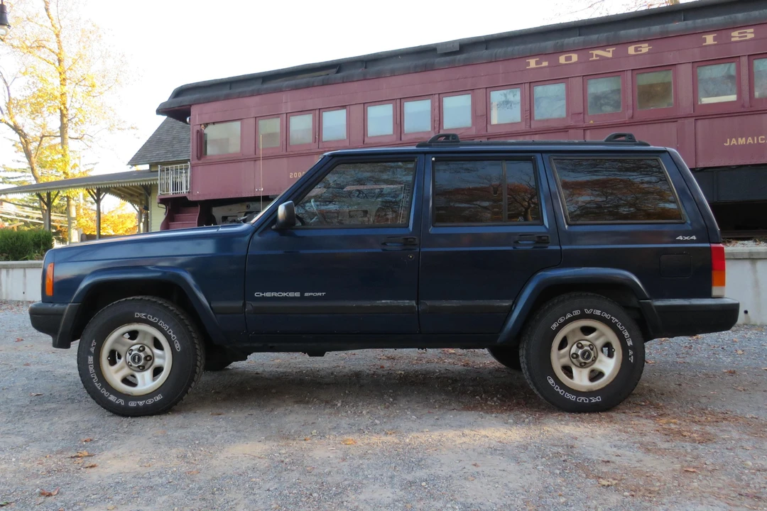 2001 Jeep XJ Cherokee - Image 3 of 31