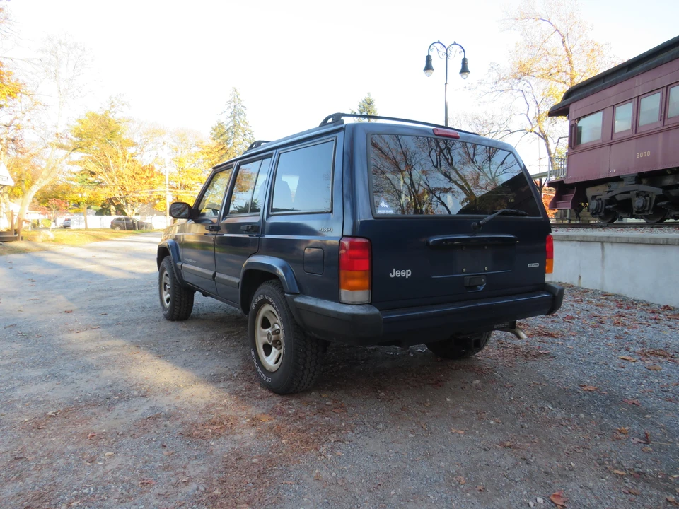 2001 Jeep XJ Cherokee - Image 20 of 31