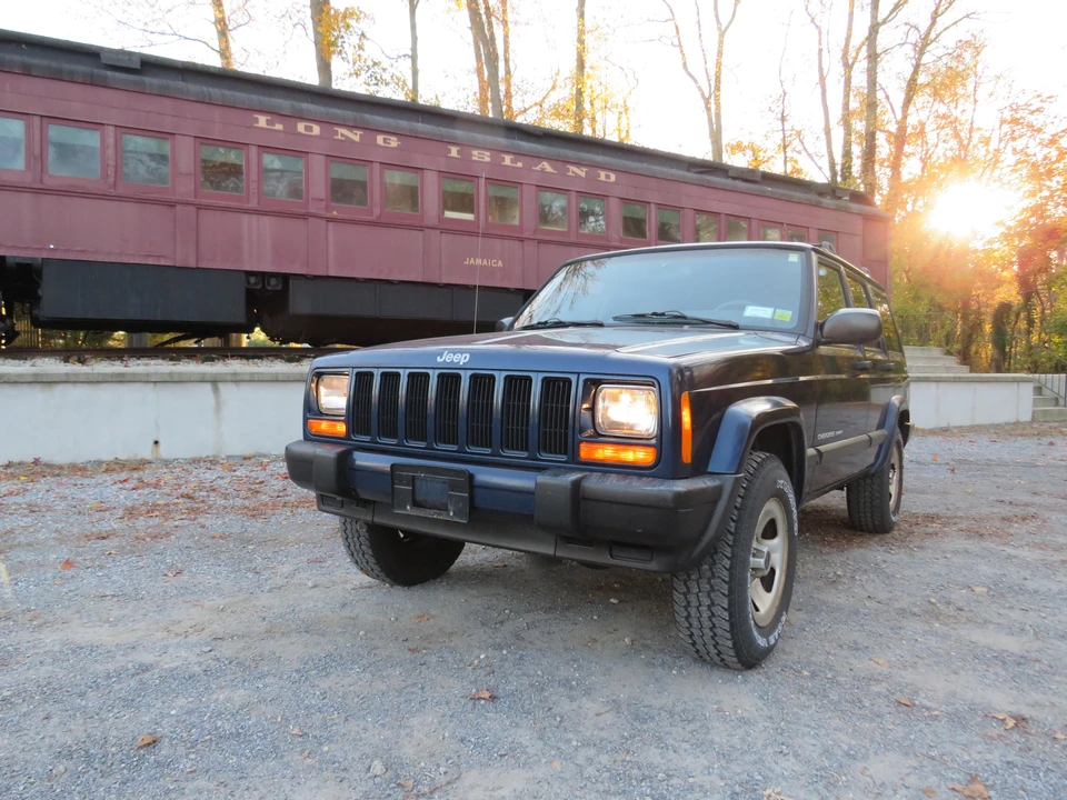 2001 Jeep XJ Cherokee - Image 9 of 31