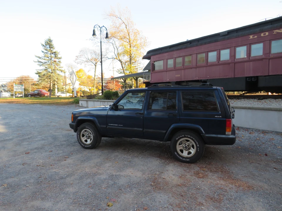 2001 Jeep XJ Cherokee - Image 15 of 31