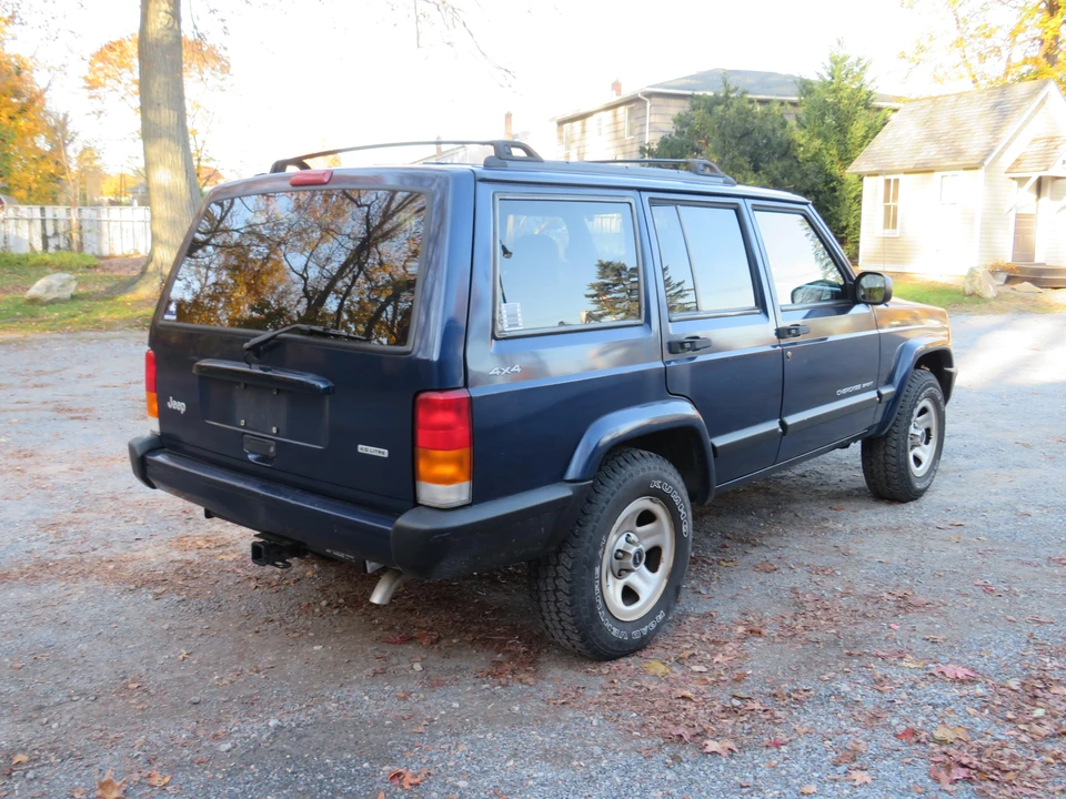 2001 Jeep XJ Cherokee - Image 28 of 31