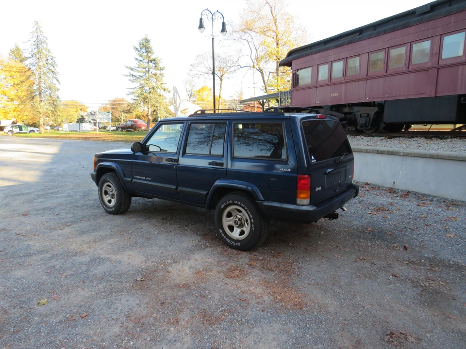 2001 Jeep XJ Cherokee - Image 17 of 31