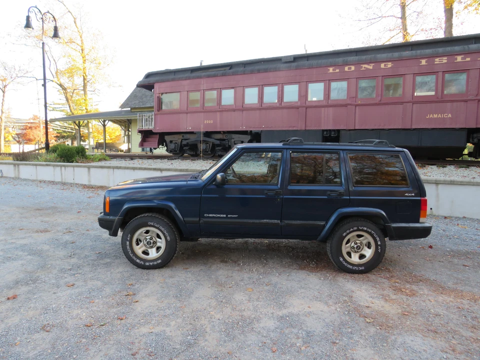 2001 Jeep XJ Cherokee - Image 13 of 31
