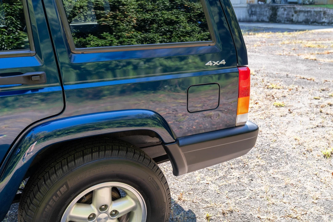 2001 Jeep XJ Cherokee - Image 30 of 31