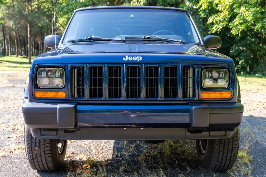 2001 Jeep XJ Cherokee - Image 2 of 31