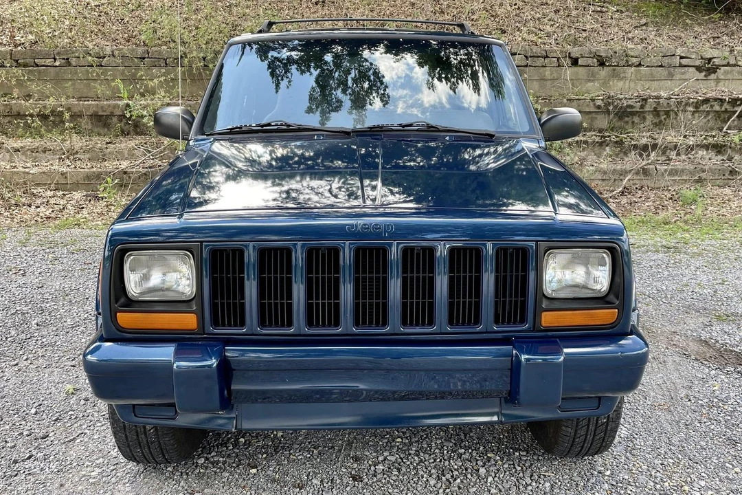 2001 Jeep XJ Cherokee - Image 2 of 31