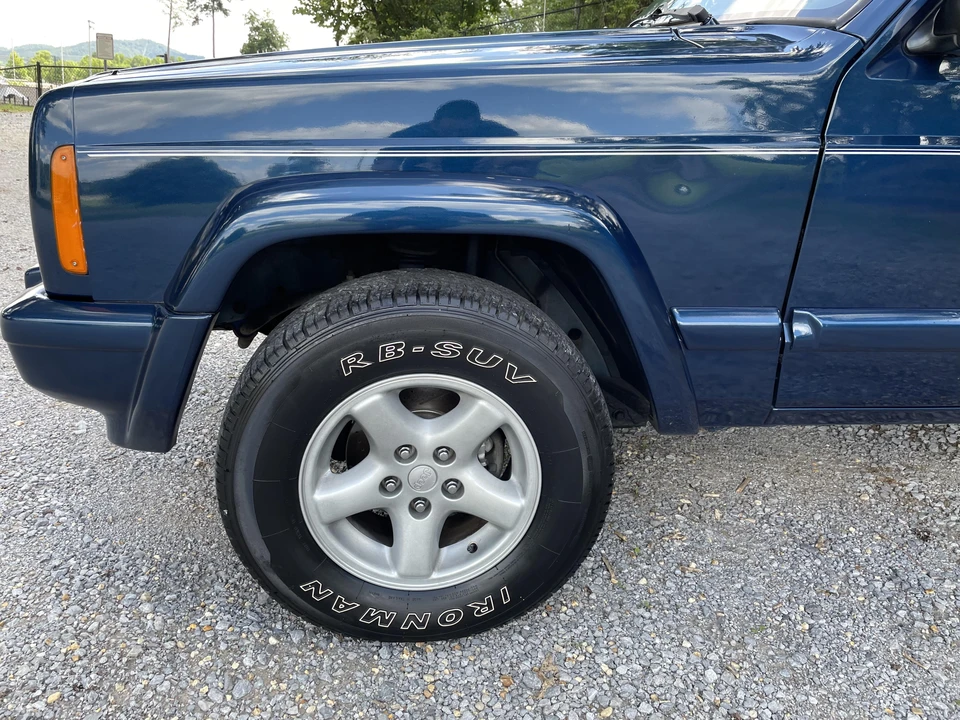 2001 Jeep XJ Cherokee - Image 10 of 31