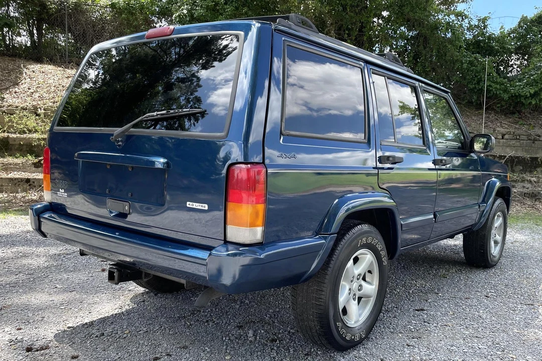 2001 Jeep XJ Cherokee - Image 5 of 31