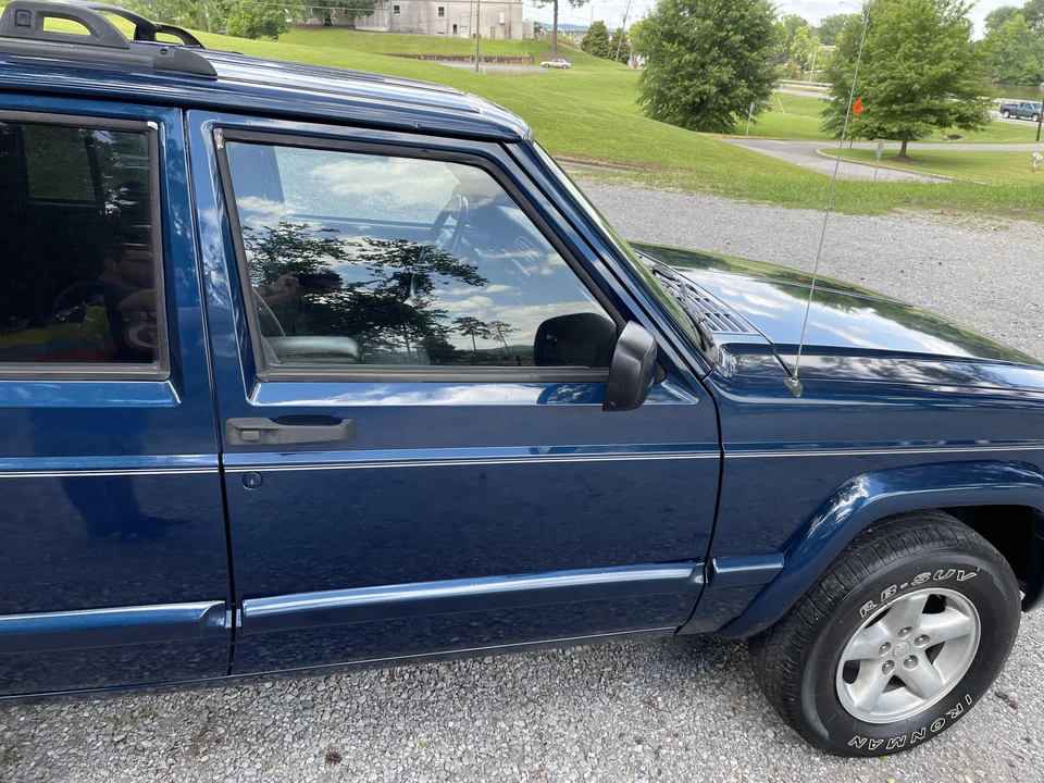 2001 Jeep XJ Cherokee - Image 24 of 31