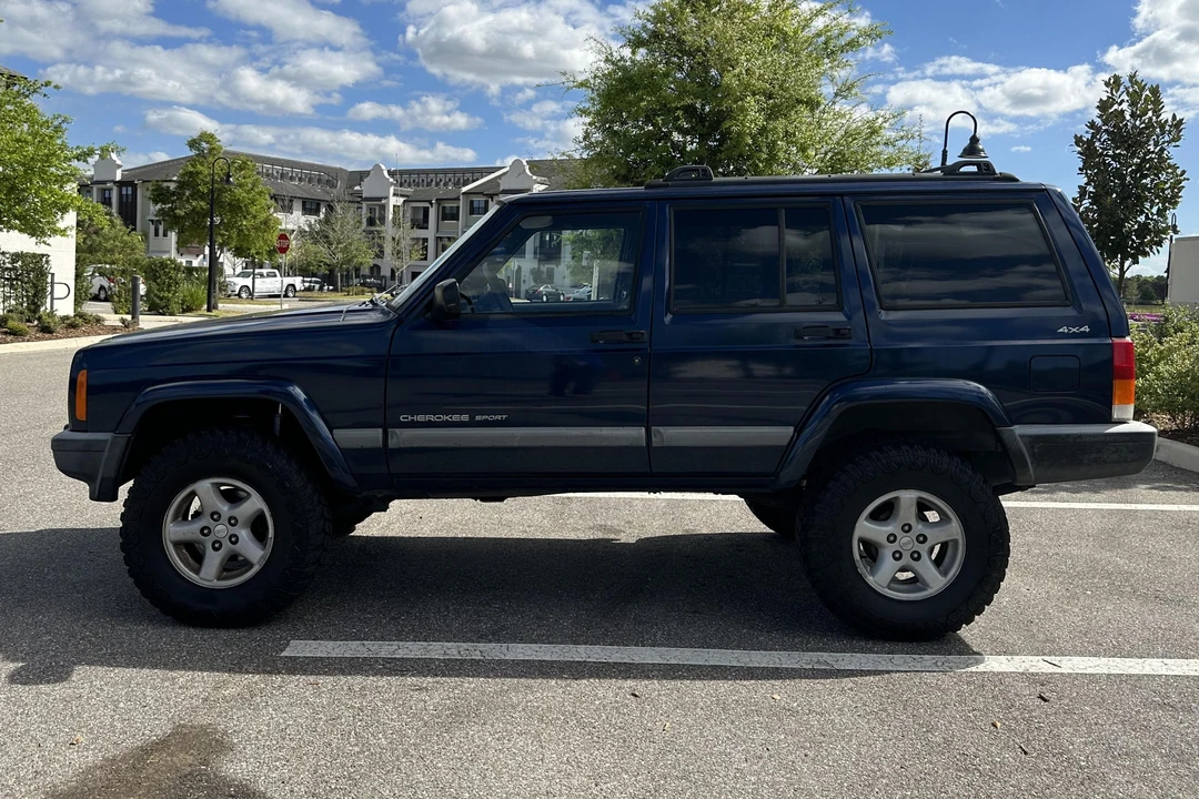 2001 Jeep XJ Cherokee - Image 3 of 31