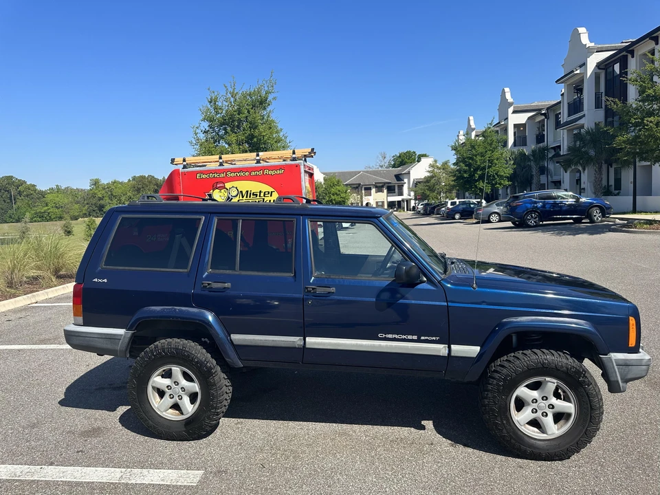 2001 Jeep XJ Cherokee - Image 24 of 31
