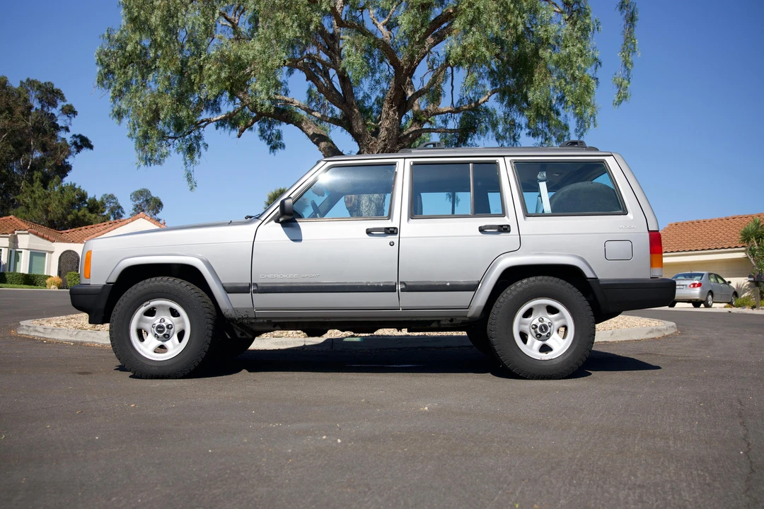 2001 Jeep XJ Cherokee - Image 13 of 31