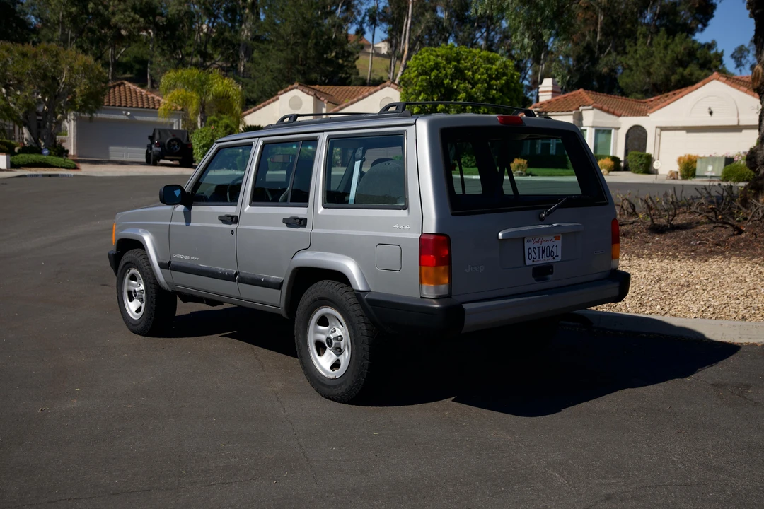 2001 Jeep XJ Cherokee - Image 14 of 31