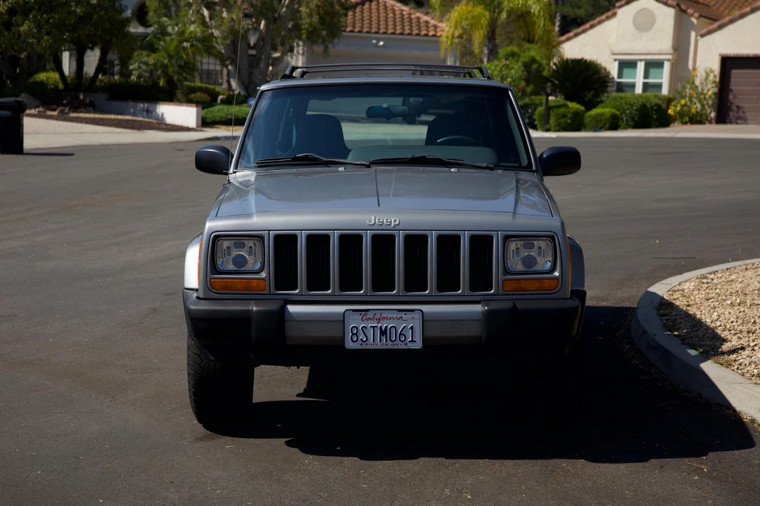 2001 Jeep XJ Cherokee - Image 6 of 31