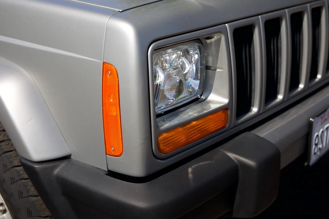 2001 Jeep XJ Cherokee - Image 27 of 31