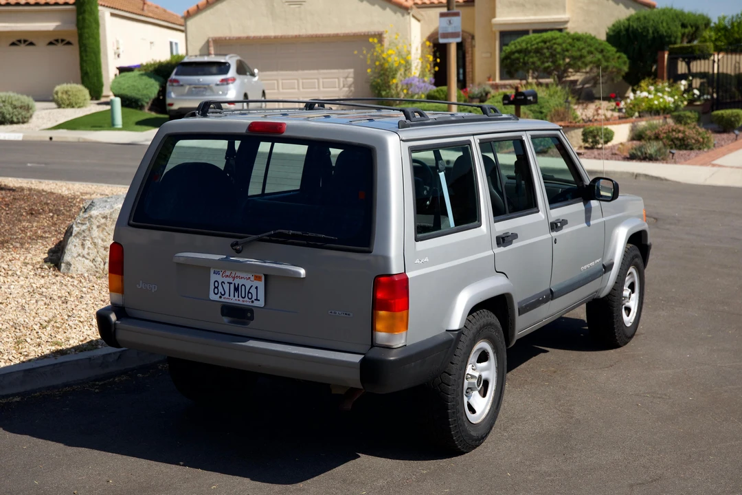 2001 Jeep XJ Cherokee - Image 17 of 31