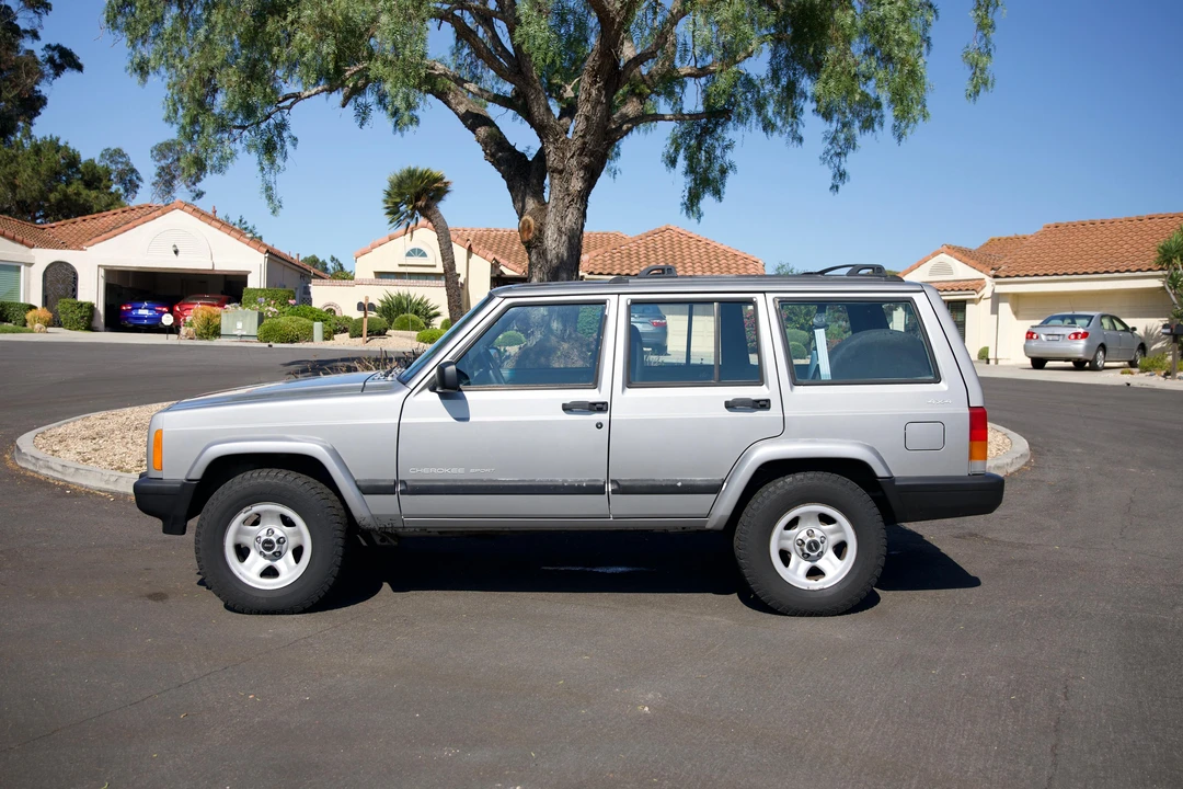2001 Jeep XJ Cherokee - Image 12 of 31