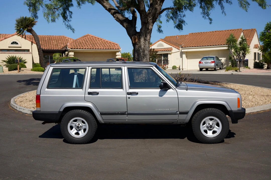 2001 Jeep XJ Cherokee - Image 22 of 31