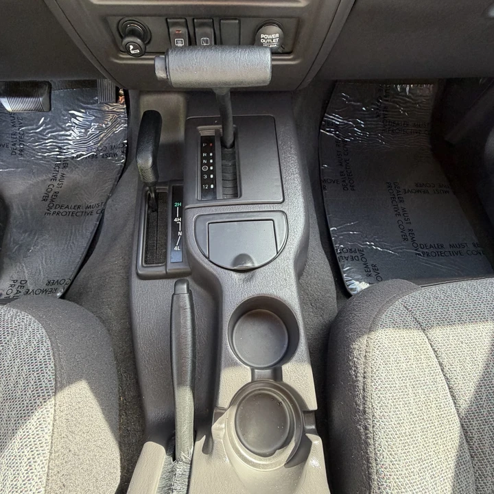 2001 Jeep XJ Cherokee - Image 29 of 31