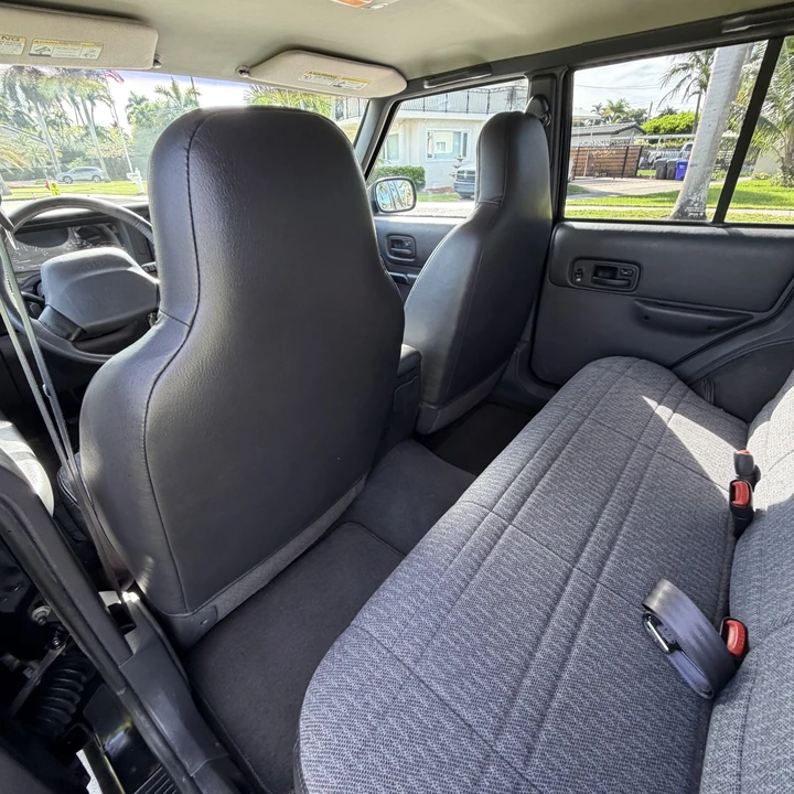 2001 Jeep XJ Cherokee - Image 23 of 31