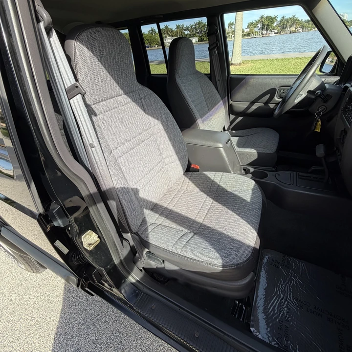 2001 Jeep XJ Cherokee - Image 19 of 31