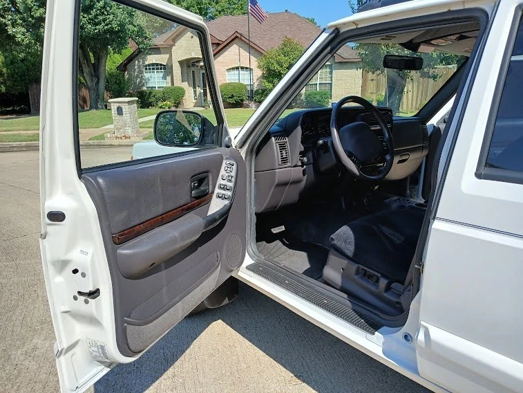 2001 Jeep XJ Cherokee - Image 5 of 14