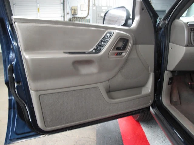 2001 Jeep WJ Grand Cherokee - Image 10 of 31