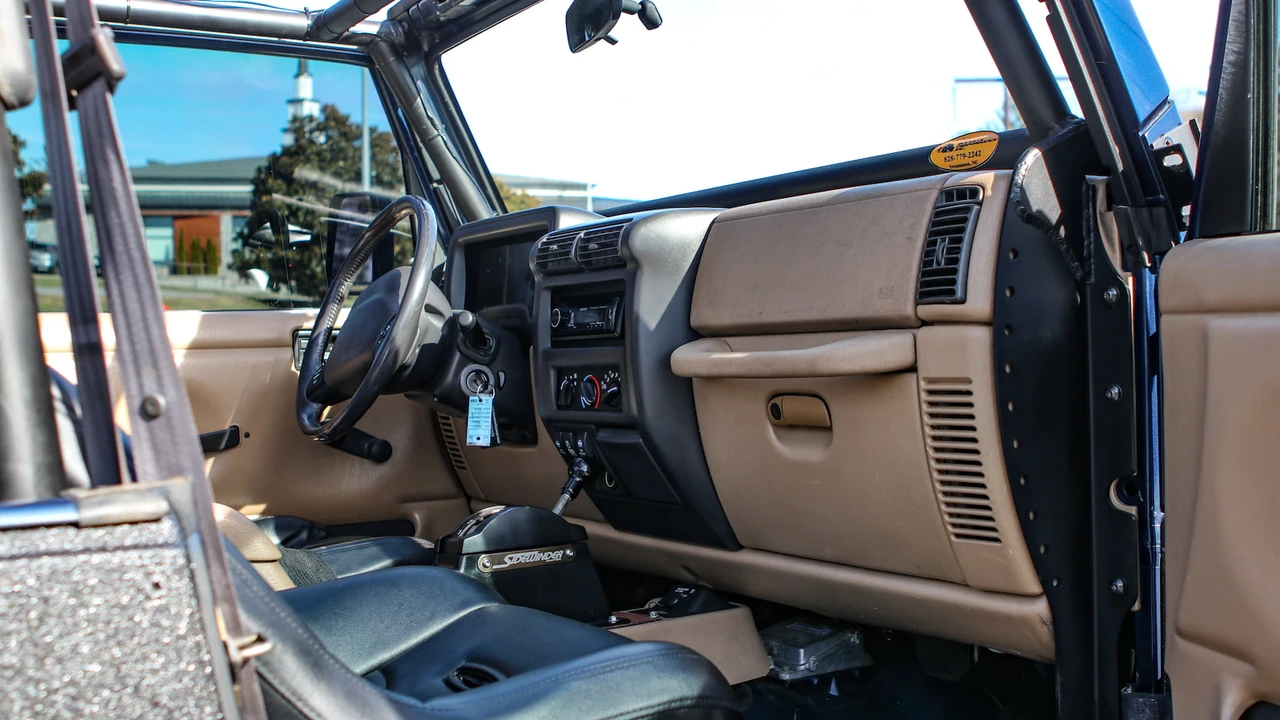 2001 Jeep TJ Wrangler - Image 16 of 31