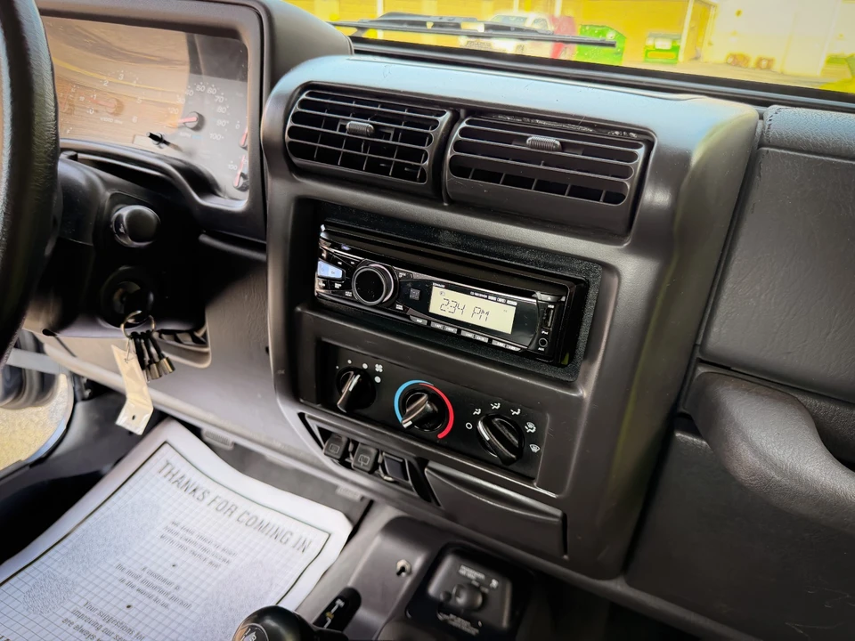 2001 Jeep TJ Wrangler - Image 22 of 31