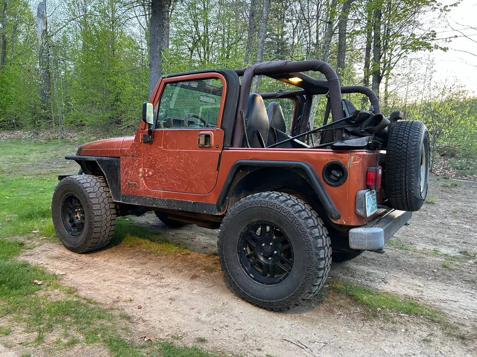 2001 Jeep TJ Wrangler - Image 2 of 5