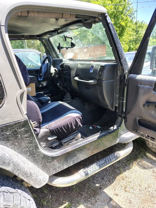 2001 Jeep TJ Wrangler - Image 5 of 13
