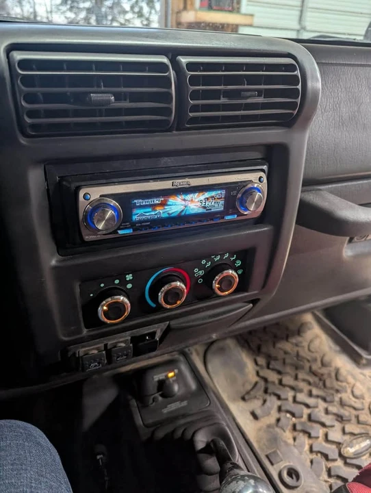 2001 Jeep TJ Wrangler - Image 4 of 7