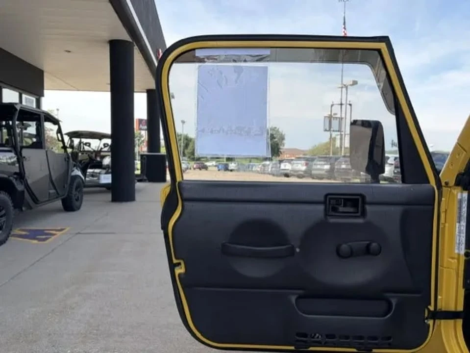 2001 Jeep TJ Wrangler - Image 10 of 15
