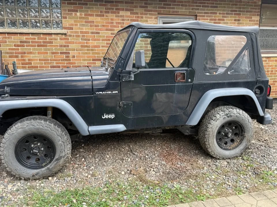 2001 Jeep TJ Wrangler - Image 2 of 3